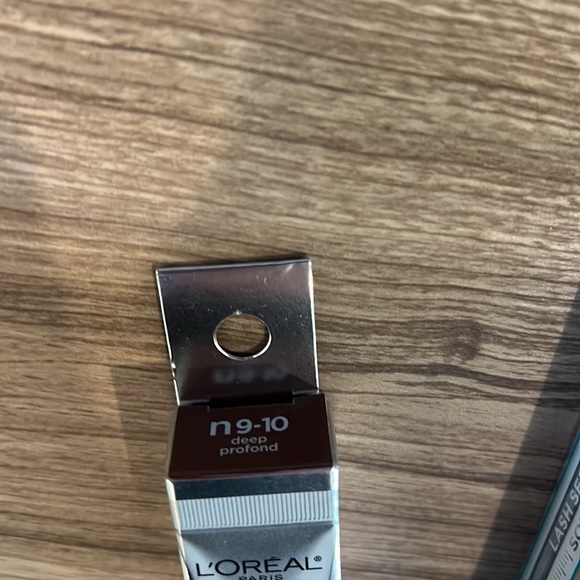 NWT L’Oréal Lash Serum & Eye Cream in a Concealer ! Cheap price !! - Picture 2 of 3